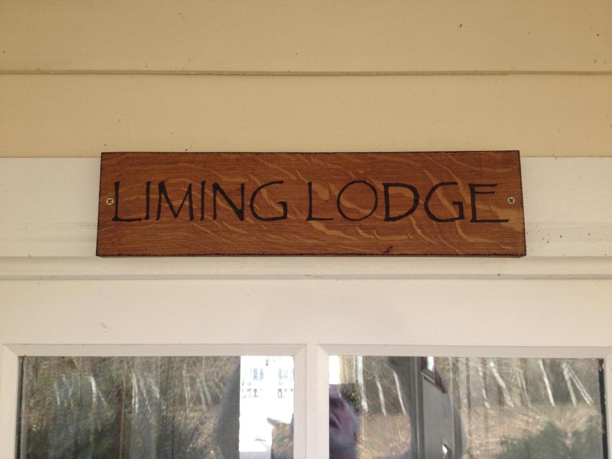 Liming Lodge - Lakeside Home In The Cotswolds South Cerney Exterior foto